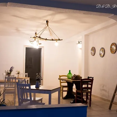 Il Mandorlo Poeta * Ostuni