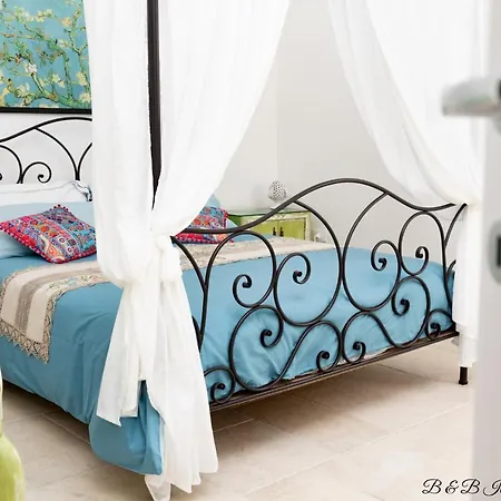 Il Mandorlo Poeta Bed & Breakfast *