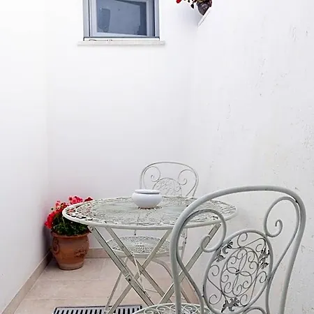 Il Mandorlo Poeta Ostuni